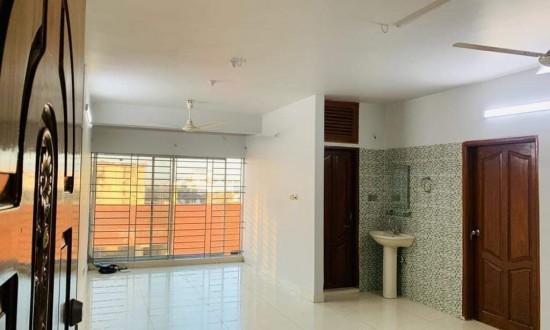 Luxury Semi Furnished Apartment for rent in Khulshi Chattogram